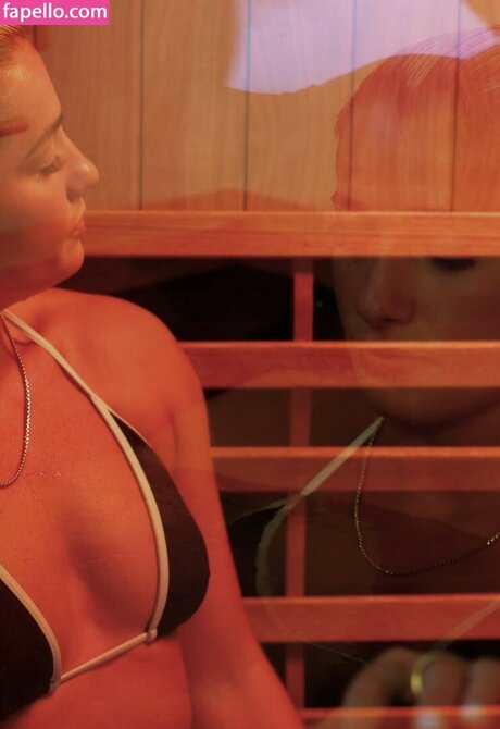 Kaylee Sticker xxx actress pic