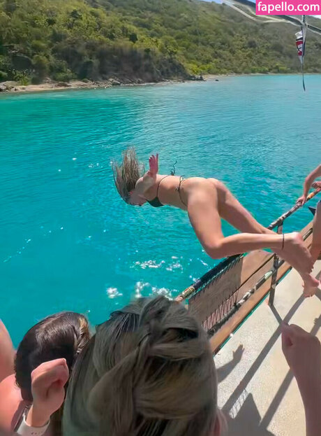 Kaylee Sticker star high quality images