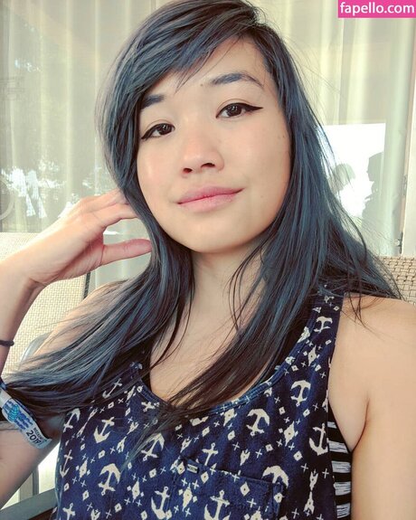 Julia Chow naked pornstar pic