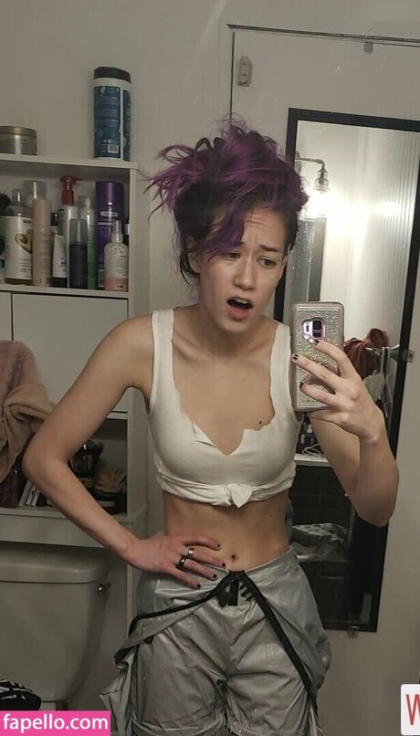 Queen Tofu xxx actress galleries