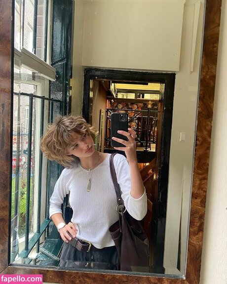 Ava Kalitowski star art pics