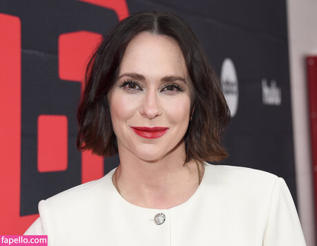 jenniferLoveHewitt art model pics