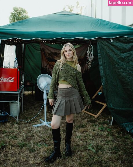 Esther Graf pretty model image