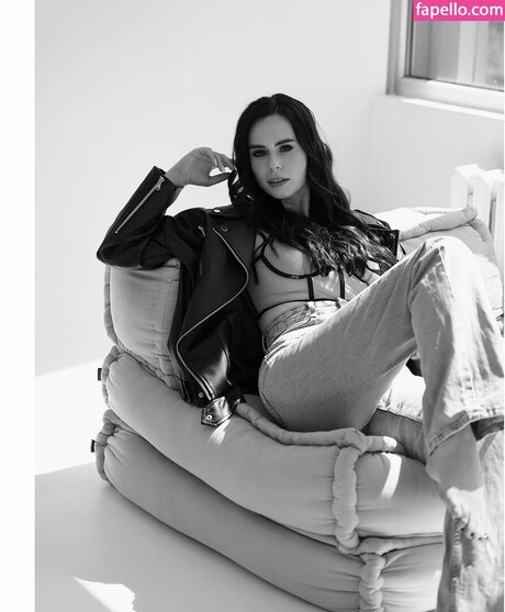 HeyHelen ASMR sexy pornstar photos