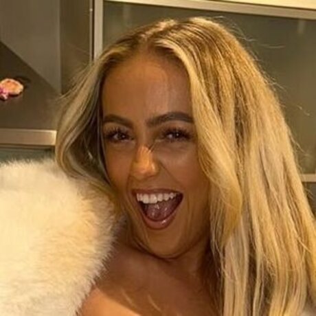 South Shields nudes model galleries