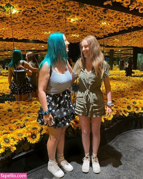 NicsandNacs art model photo