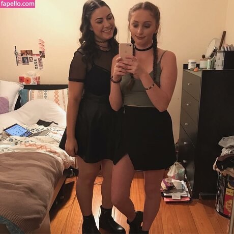 NicsandNacs model best images