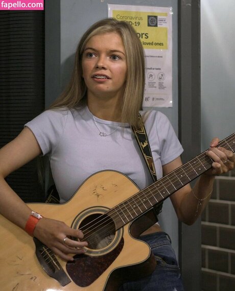 Zoe Clarke star beautiful image