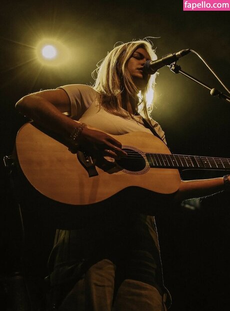 Zoe Clarke perfect model picture