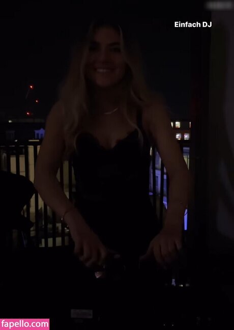 Charlie Ferarie exclusive actress image