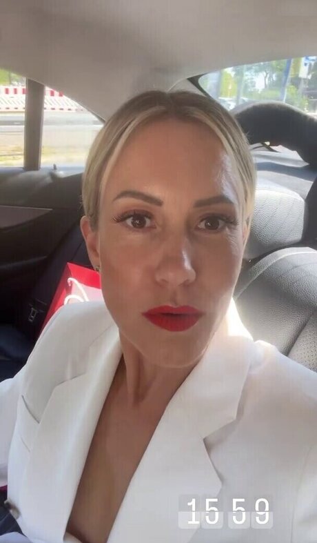 Wolke Hegenbarth model perfect images