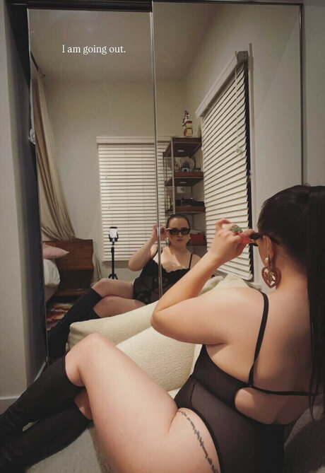 Sarah Schauer sexy model photo