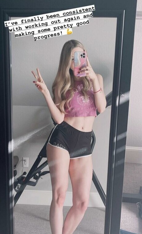 Dizzy Kitten nudes model picture