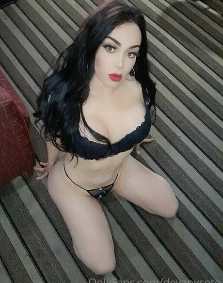 Devany Soto exclusive star photos