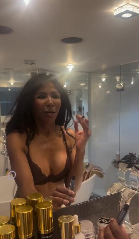 Sinitta nice pornstar img