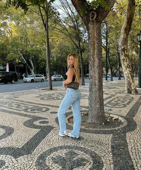 Mia Gomes model nice picture