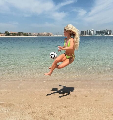 Alisha Lehmann model pretty archive