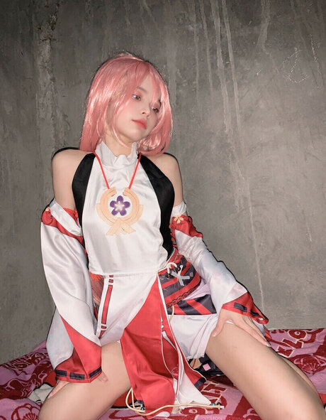 Shayri May Tagyamon model hot img