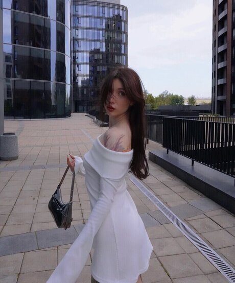 leonesan adult actress pics