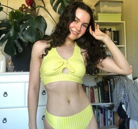 Lucy Holz free pornstar images