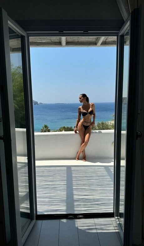 Deborah De Luca model sex pic