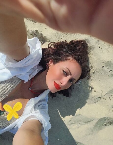 Menna Tayseer model hd img