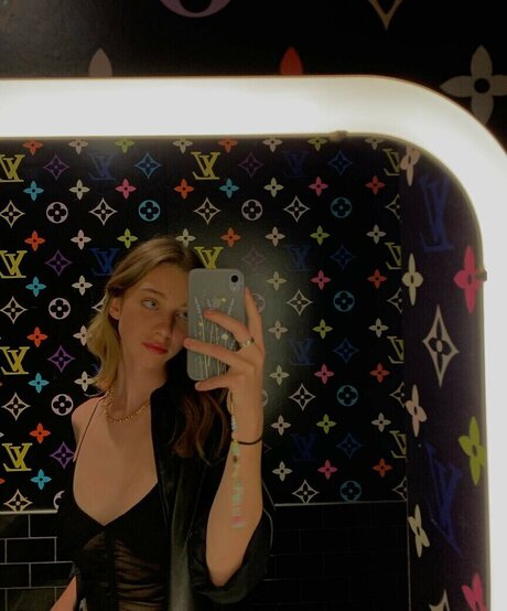 Nursevirg star naked pictures