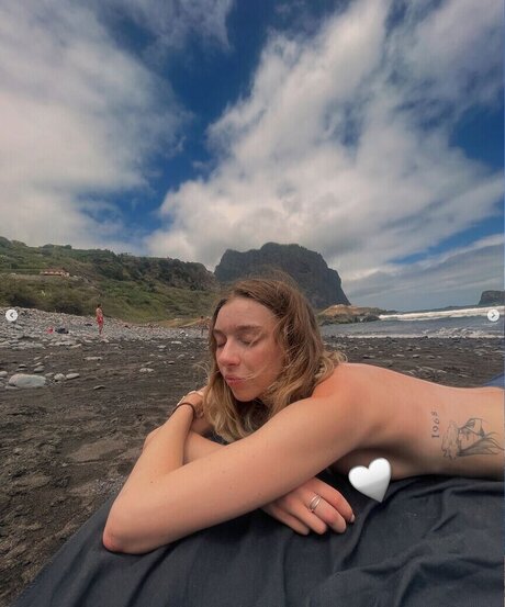 Nursevirg pornstar hot image