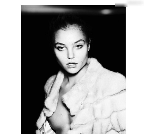 Rachel Hilbert free star image