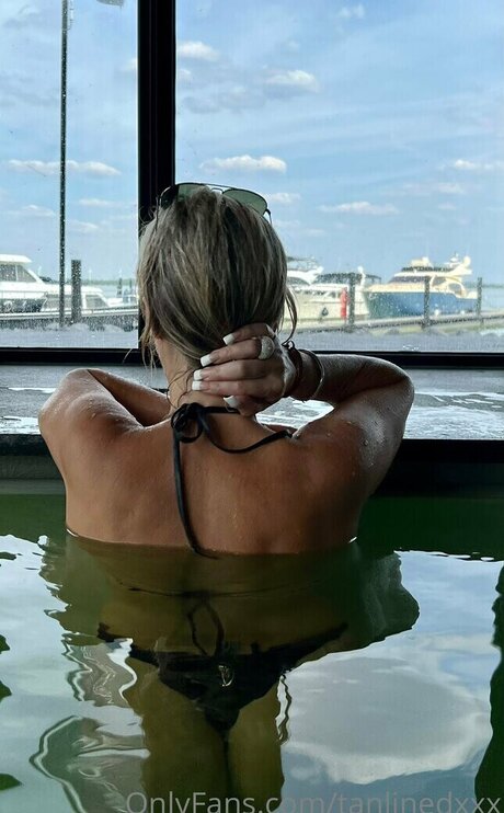 LetzBimbo adult model image