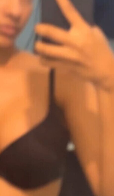 Aurora Sinclair pretty pornstar photo