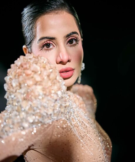 Urfi Javed hd actress photos