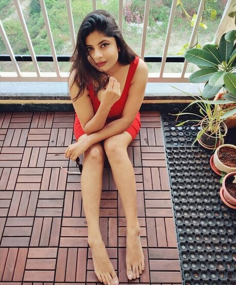 Tulika Snehil model hot images