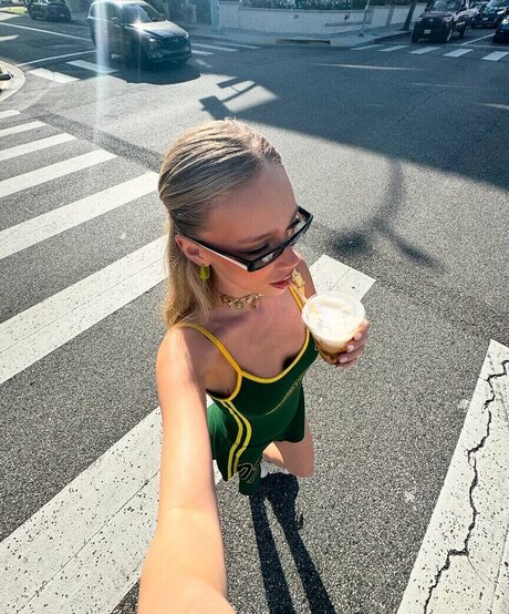 Yaren Alaca nudes model pictures