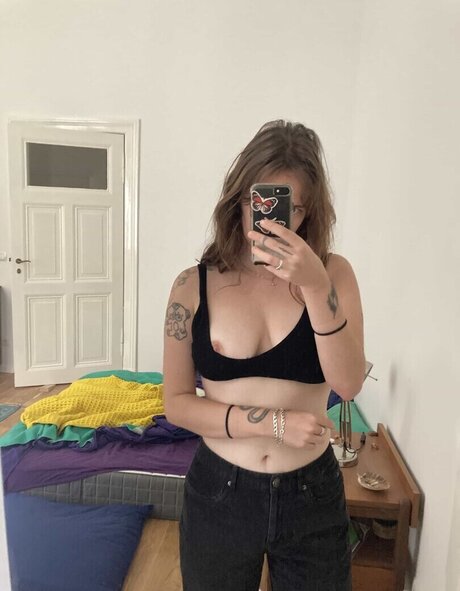 Linda Blair star top image