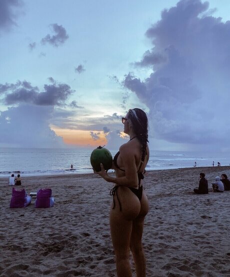 Alohalaia exclusive model img