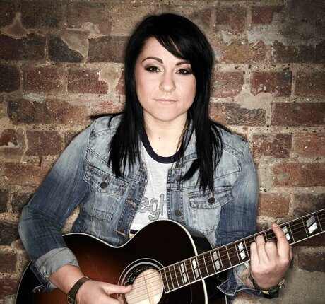 Lucy Spraggan star best archive