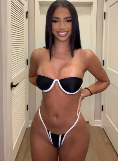 Seniaax3 perfect model photo