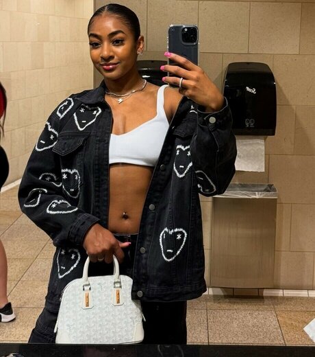 Deja Kelly model top pics