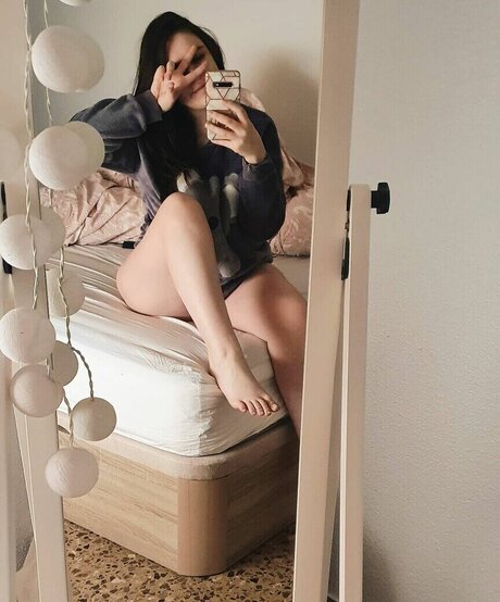 sugussusana sexy model pic