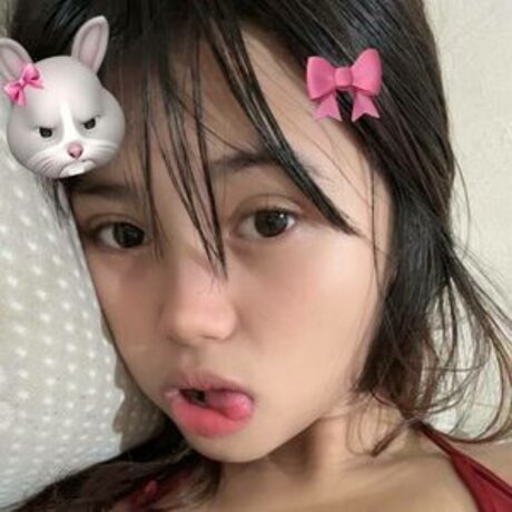 Riska Saputri pretty model img