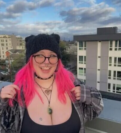 Rottenromant1c pornstar erotic pics