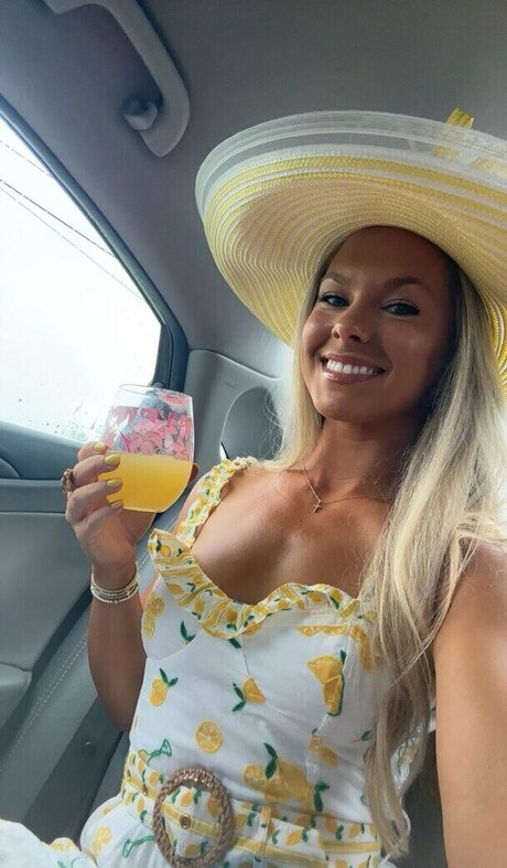 Chloe Rigdon hd pornstar photo