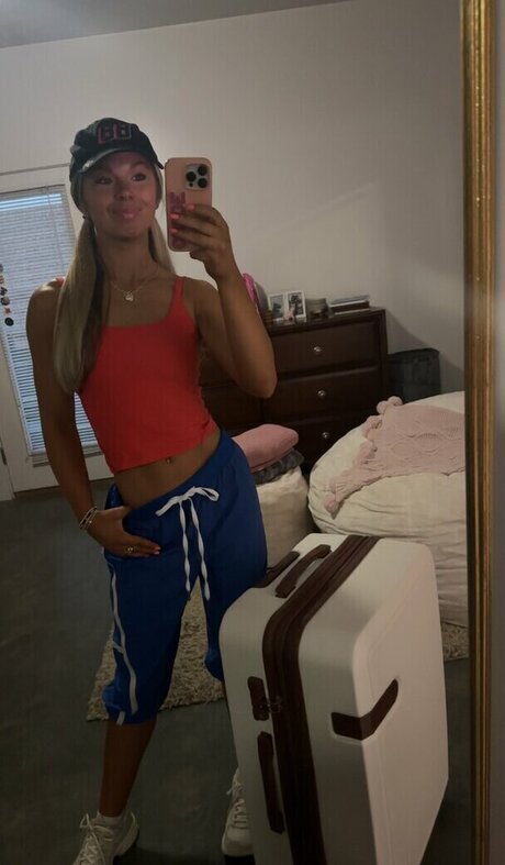 Chloe Rigdon art model archive