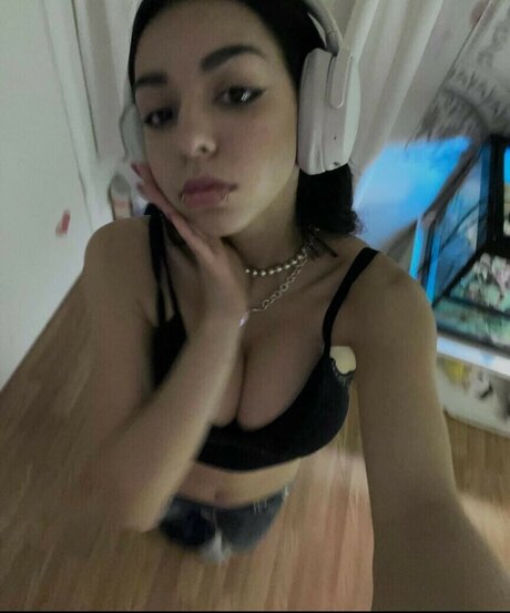 userwholovesnowfall pornographic model photos