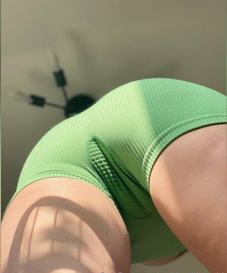 GoddessKiraGold art model galleries