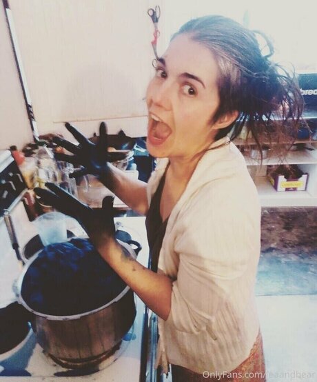 Leah And Bear xxx actress images