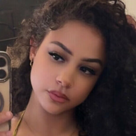 Thick Baddie Forevaa laii top model image