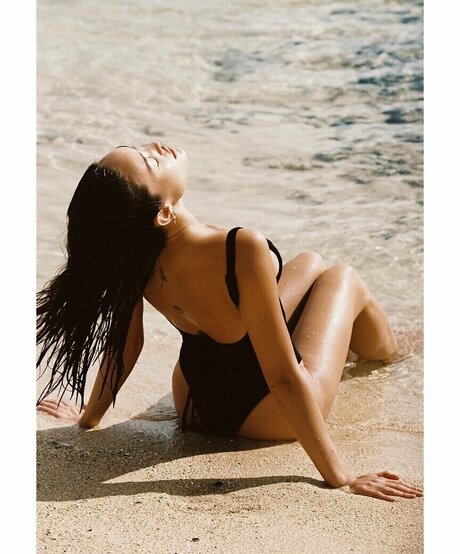 Elizabeth Wood sex model photo