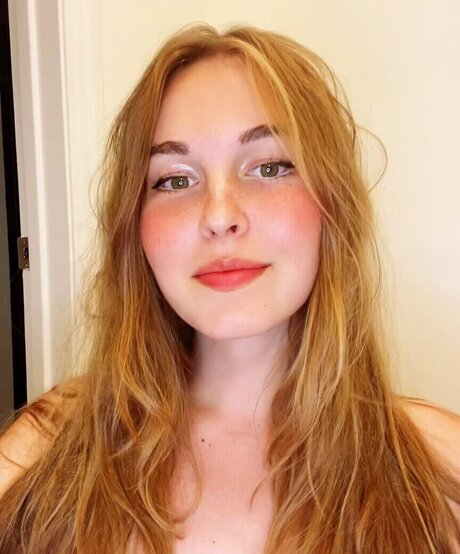 Cassie Claire pretty model images